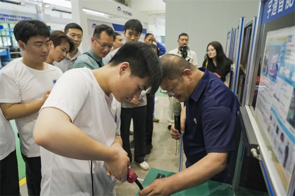 把课堂搬进产业一线!这场宣讲会用匠心筑梦,以实干传薪